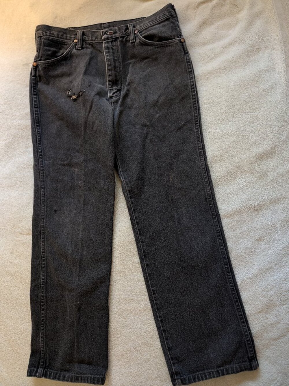 WRANGLER MENS JEANS 34 x 30 Distressed Vintage Dark Black Gray Denim Pants